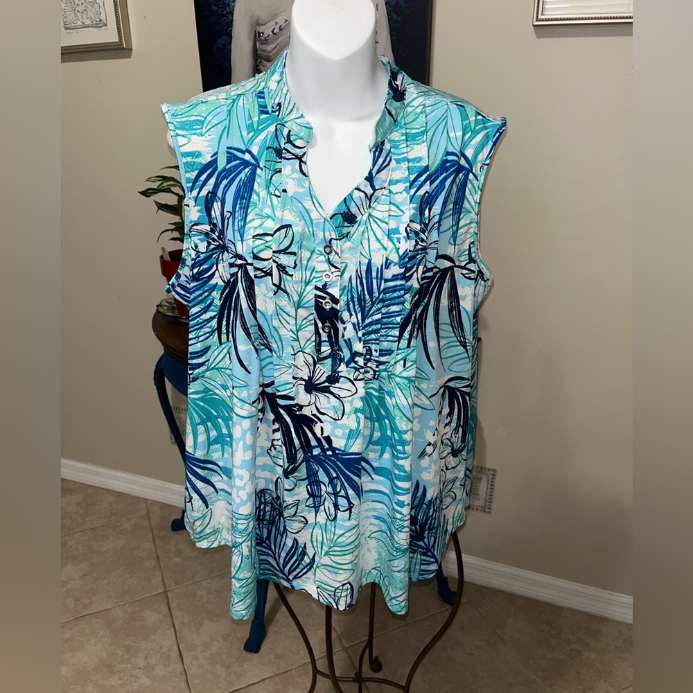 Southern Lady Petite Tropical Floral Tank Top - PXL